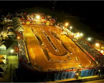 Curitiba abre a temporada 2012 do Arena Cross