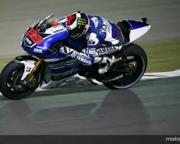 Lorenzo vence no Qatar à frente de Rossi e Márquez