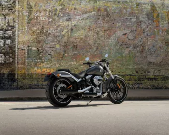 Linha Dark Custom Harley-Davidson em condições especiais