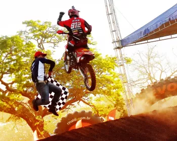 Adrenalina, voos e títulos no Brasileiro de Motocross Pró