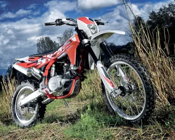SWM revela preços de suas motos no Brasil