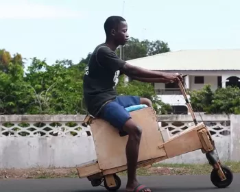 Adolescente cria scooter movido a luz solar! Confira a moto;