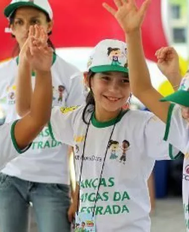 NovaDutra realiza blitz educativa com crianças em São José dos Campos (SP)