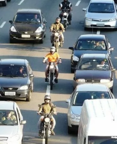 Motoboy deverá usar moto branca e colete em São Paulo