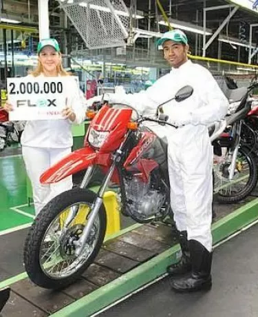 Honda alcança produção de dois milhões de motos flex no Brasil