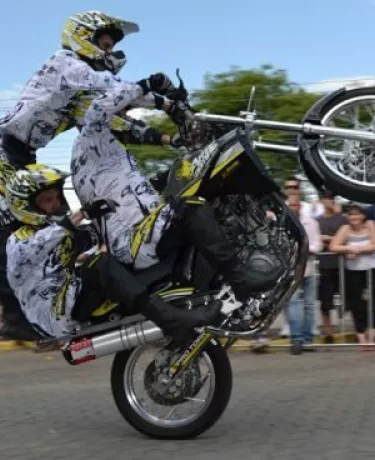 Encontro de motociclistas em Brusque (SC) terá atrações radicais