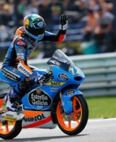 Moto3™: Alex Márquez vence corrida marcada por quedas