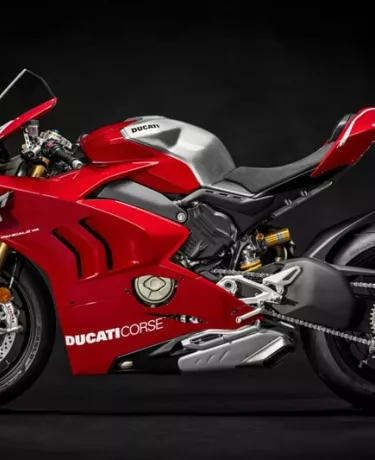 Ducati acelera com a Panigale V4R, por R$250.000