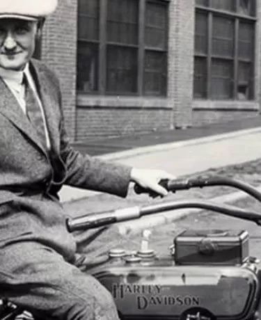 Walter Davidson: mecânico, motociclista, fundador