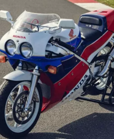 Rara moto Honda 1992 é vendida por valor recorde