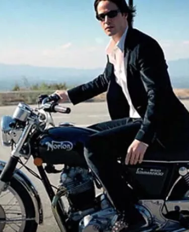 Favorita de Keanu Reeves, marca se rende às motos elétricas
