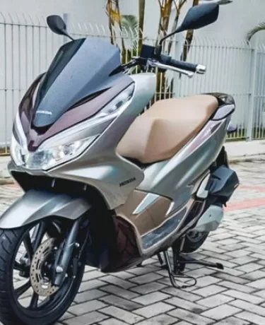 Testamos o Honda PCX; o scooter favorito do Brasil
