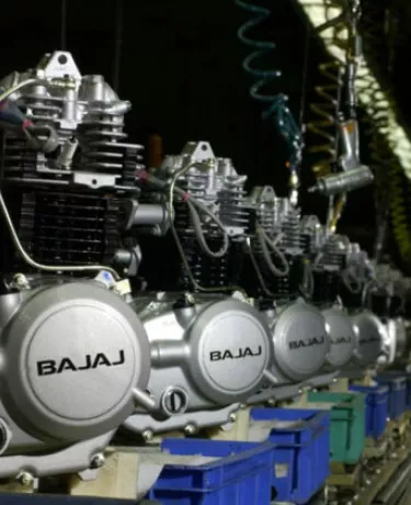 Brasil na fila? Veja vídeo de como a Bajaj produz motos na Índia