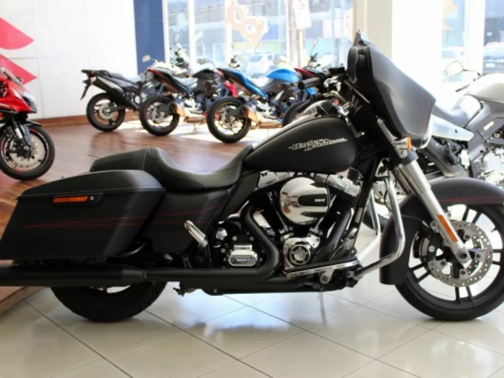 Imagens anúncio Harley-Davidson Street Glide Special Street Glide Special
