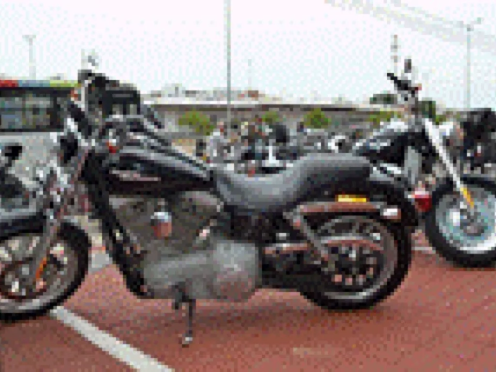 Imagens anúncio Harley-Davidson Dyna Dyna Super Glide