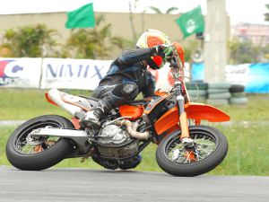 Alan Douglas disputa título do Superbike Series neste final de semana em Interlagos (SP)