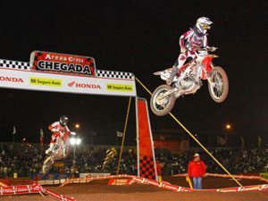 Foto: Itu recebe pilotos e disputas da sétima etapa do Arena Cross 2009