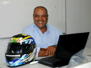 Foto: Repórter aéreo do Rio, Genilson Araújo é apaixonado pela motocicleta.