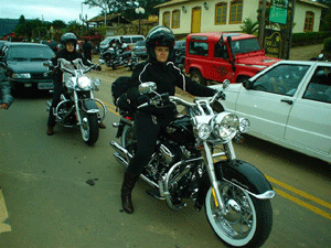 Foto: Denatran revela que são mais de 2.137.000 mulheres habilitadas para pilotar motocicletas em todo o Pa¡s