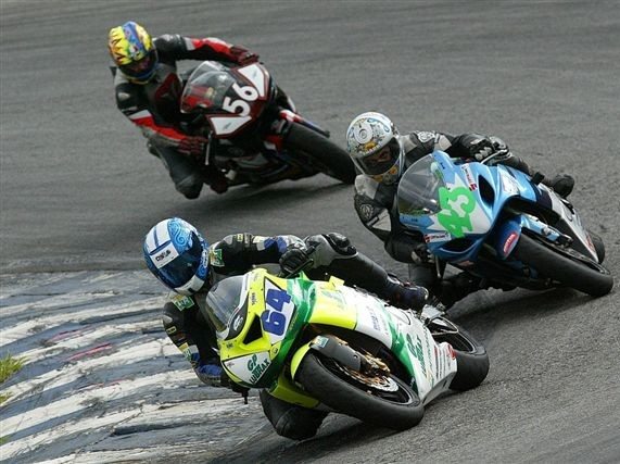 Foto: Disputa na categoria Superbike do Brasileiro em Interlagos