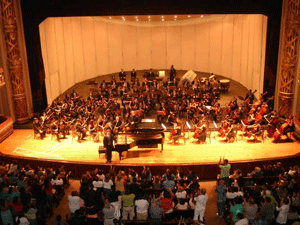 Orquestra Sinfônica apoiada pela NovaDutra se apresenta com Jorge Aragão em Barra Mansa