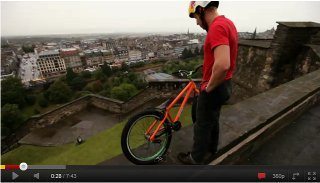 Danny MacAskil e sua bike biônica em Edinburgo, Irlanda