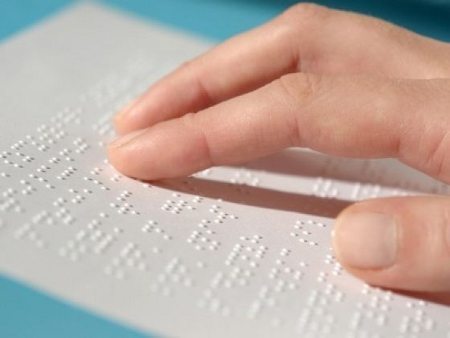 Estrada Para Cidadania capacita professores em Braille