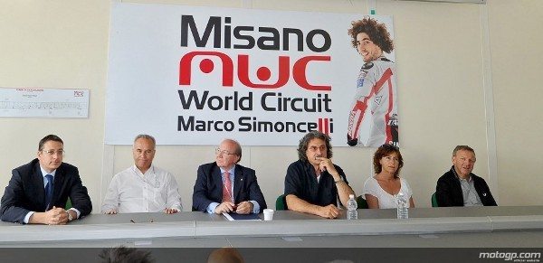 A apresentação do novo logotipo que liga o circuito de Romagna ao falecido Marco Simoncelli teve lugar na semana passada no Misano World Circuit. O logo foi revelado numa conferência de imprensa onde Paolo Simoncelli, pai de Marco, também esteve presente.