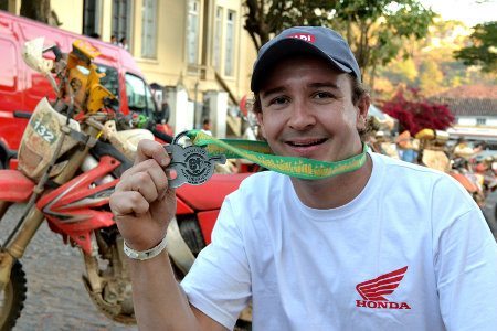 Rodrigo Amaral vence Independência “30 anos”