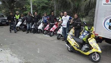 Aventura brasileira a bordo de scooters de 125cc