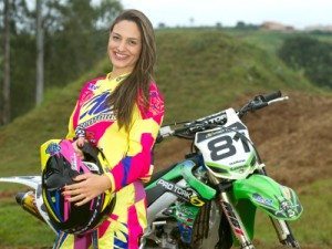 Mariana Balbi é a primeira brasileira a disputar o Mundial de Motocross Feminino