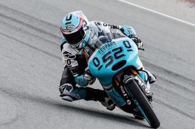 Danny Kent lidera a Moto3™ na metade da temporada 2015