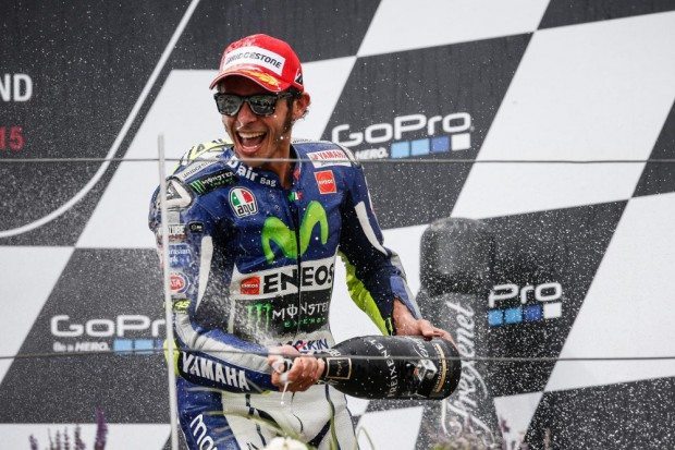 Rossi: 100% de pódios e liderança do campeonato