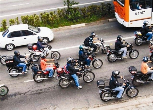 Motos: porrada de todos os lados; Abraciclo mostrou a evolução tecnológica a serviço da segurança do trânsito e do motociclista