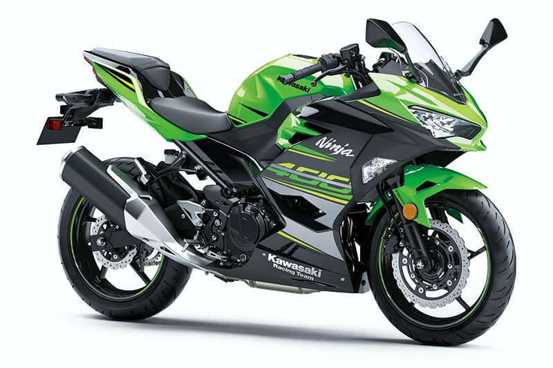 A Kawasaki tem se mostrado agressiva no mercado verde e amarelo e, por isso, há chances reais de apresentar a nova Ninja 400 por aqui já em novembro. Com 45 cv, o que surpreende mesmo é o torque em baixa e média rotação