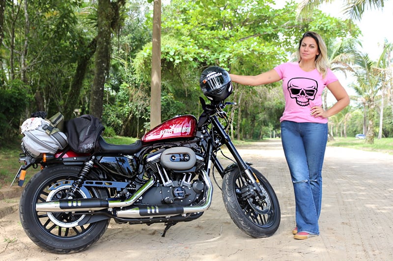 Desta vez, Eliana Malizia nos apresenta Itaguaré, um pequeno pedaço do paraíso perto da gigantesca São Paulo. A companheira? Uma Harley-Davidson Sportster XL 1200 CX Roadster