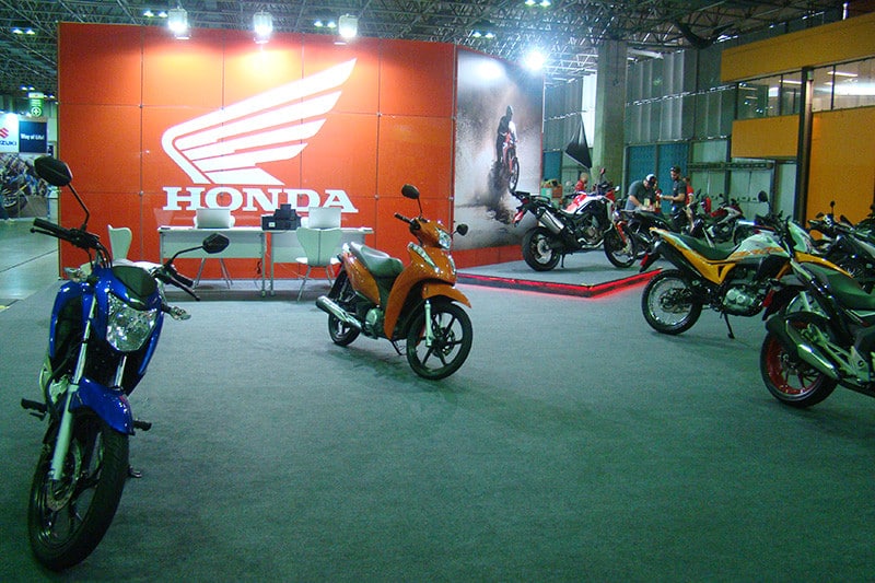 Além de montar um stand com mais de 300m² (aqui antes da abertura oficial do evento), a Honda realizou cerca de 600 test rides em sua área externa de 2.500m², com modelos de baixa e alta cilindradas - Foto: Divulgação/Salão Moto Brasil/VGCOM
