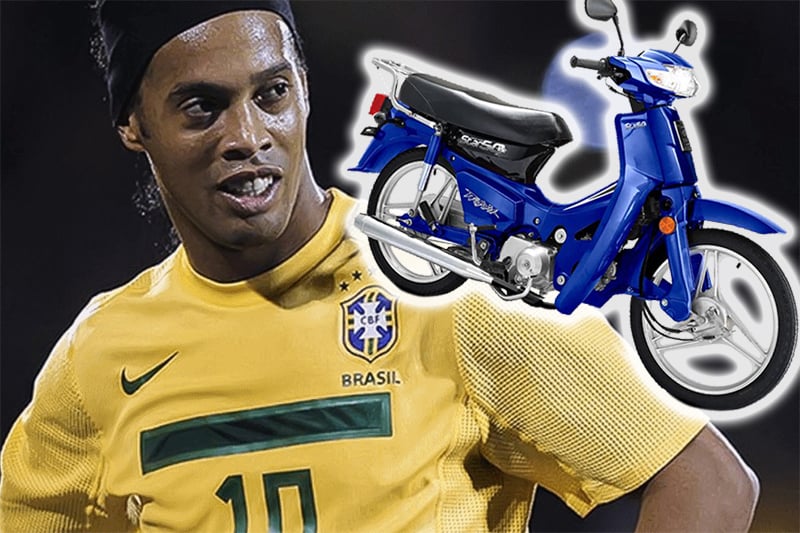 Ronaldinho Gaúcho e seu role de moto (com a TRAXX)