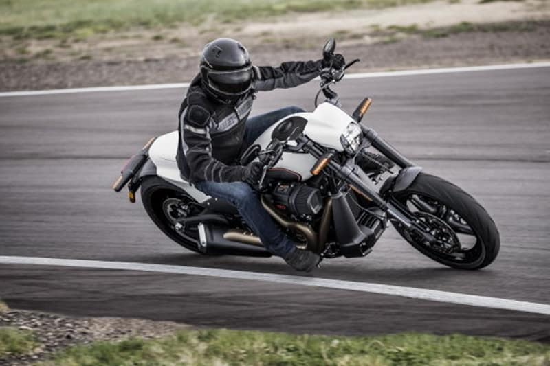Nova Harley-Davidson FXDR 114: agilidade e esportividade