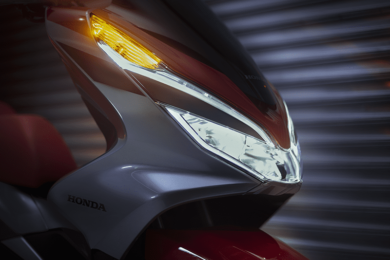 Honda PCX 2019 chega em fevereiro com mais tecnologia