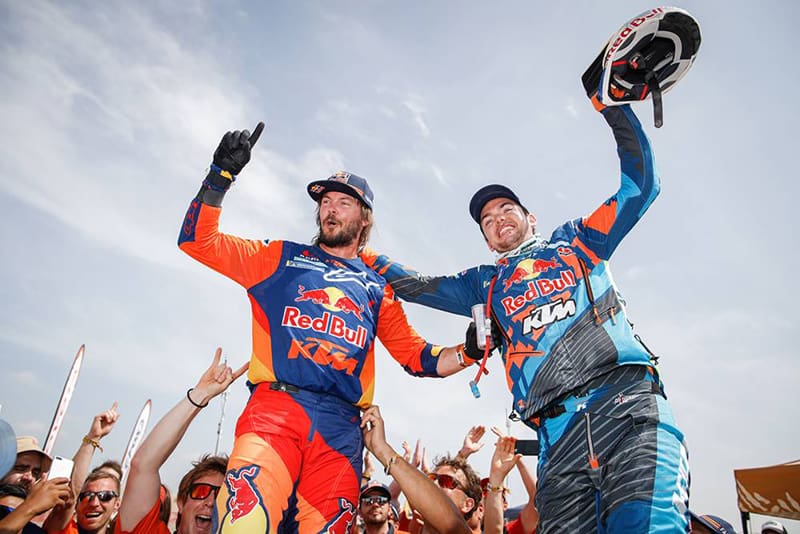 Invencível, KTM fatura 18º título no Rally Dakar