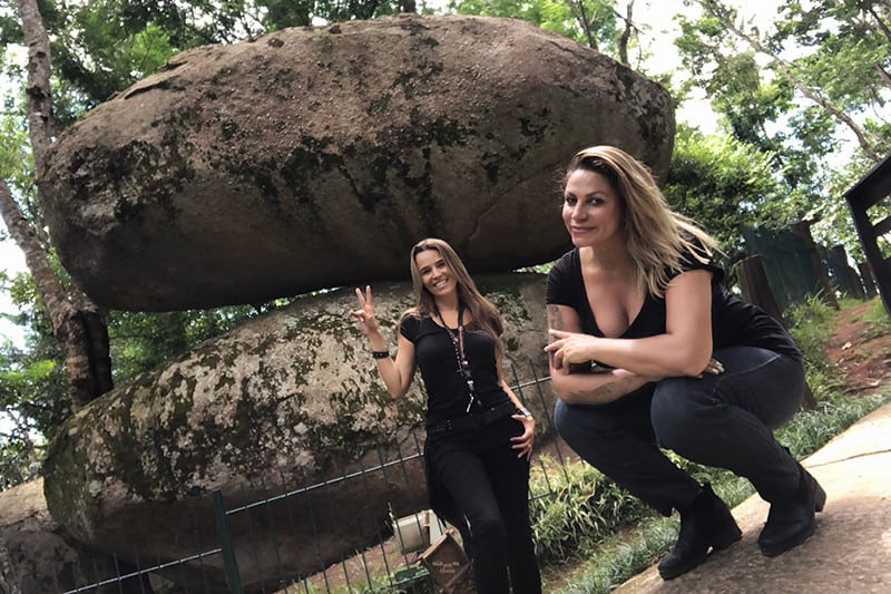 Alice e Eliana conhecendo o Parque Municipal da Pedra Montada