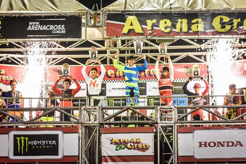 Pódio da categoria 65cc - Foto: Tiago Lopes/Arena Cross
