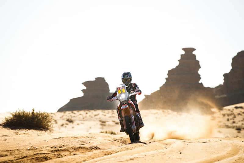 Americano Ricky Brabec foi quem levou a Honda para o topo das tabelas no terceiro dia de Dakar, em Neom – Foto: Dakar Media