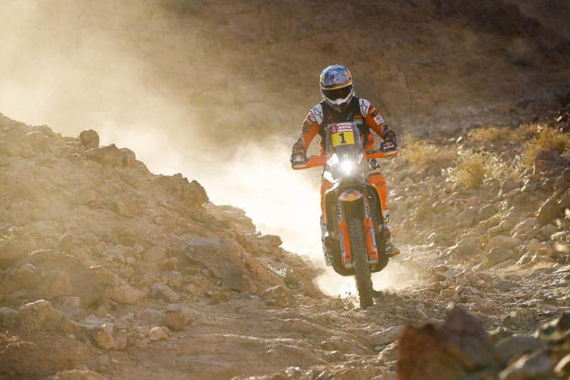 Toby Price (KTM), atual campeão do Dakar, em ação durante a segunda etapa da competição entre Al Wajh e Neom – Foto: Dakar Media