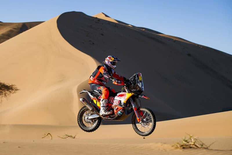 Toby Price é o atual campeão do Dakar e vencedor da primeira etapa 2020 com sua KTM – Foto: Dakar/DPPI