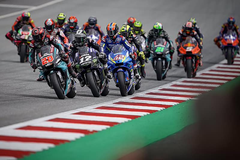 Corridas 'reais' da MotoGP seguem incertas. Dorna garante que quer realizar a temporada 2020, apesar das dificuldades causadas pela pandemia de coronavírus