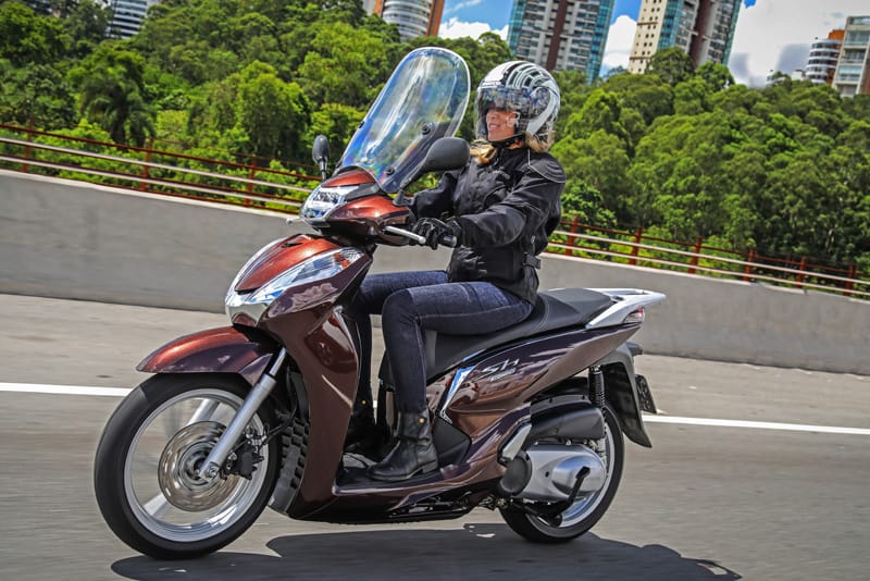Neste mês o scooter tem preço promocional e 1 ano de seguro grátis