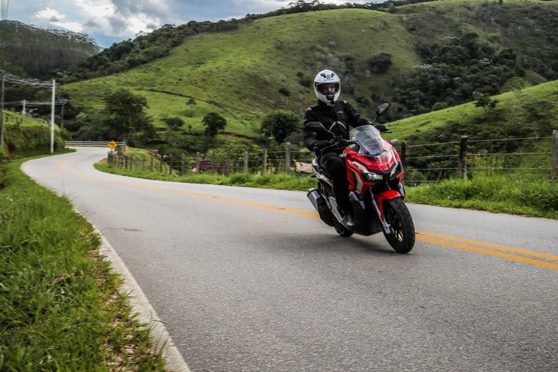 Viajar de moto pela América do Sul é mais fácil do que se imagina -  25/10/2013 - UOL Carros