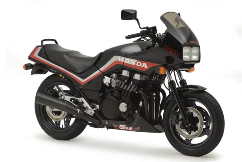 a icônica 7 Galo entre as melhores motos esportivas da honda